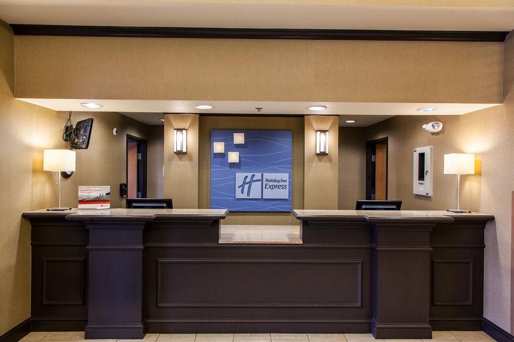 Holiday Inn Express & Suites Yankton By Ihg Экстерьер фото