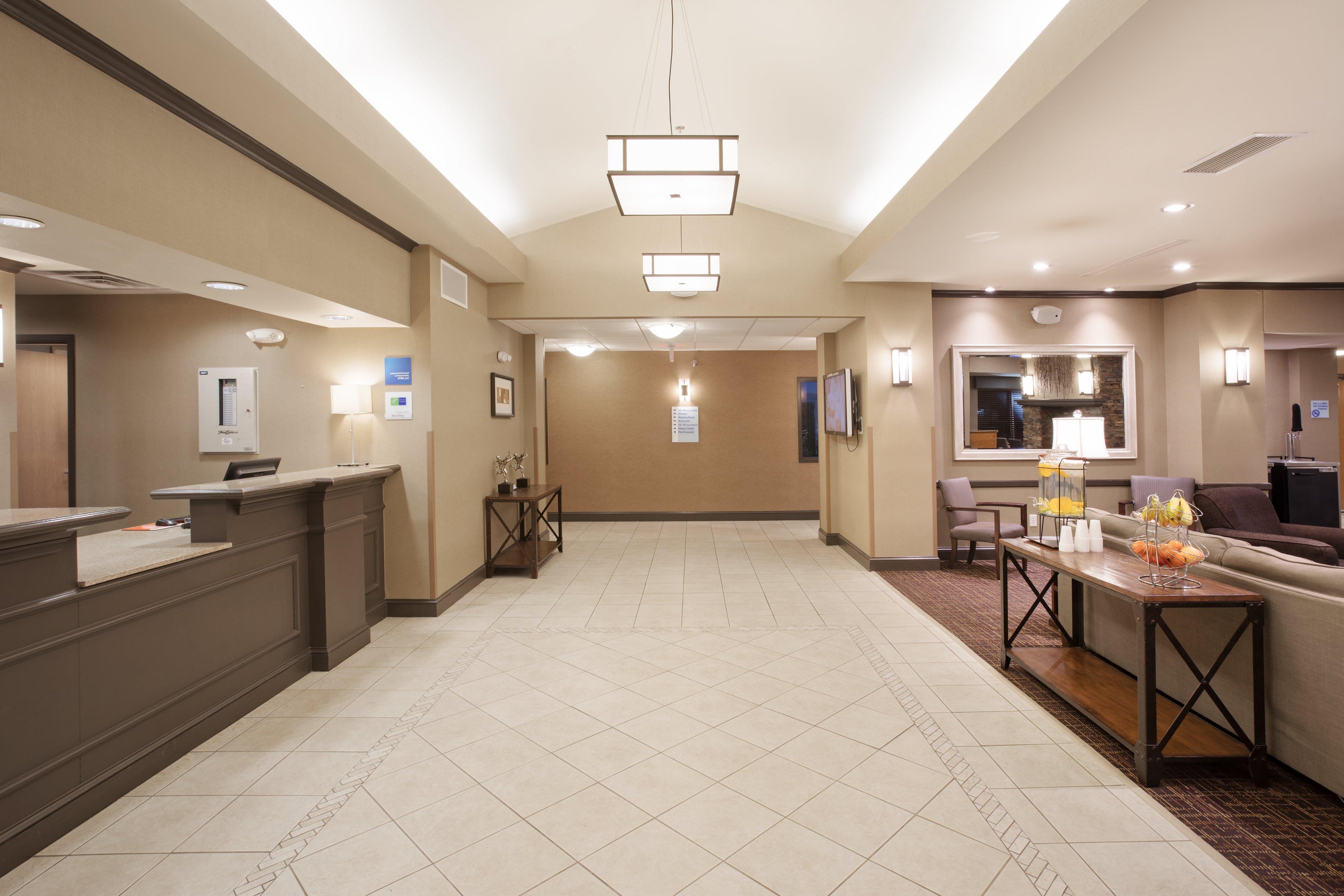 Holiday Inn Express & Suites Yankton By Ihg Экстерьер фото