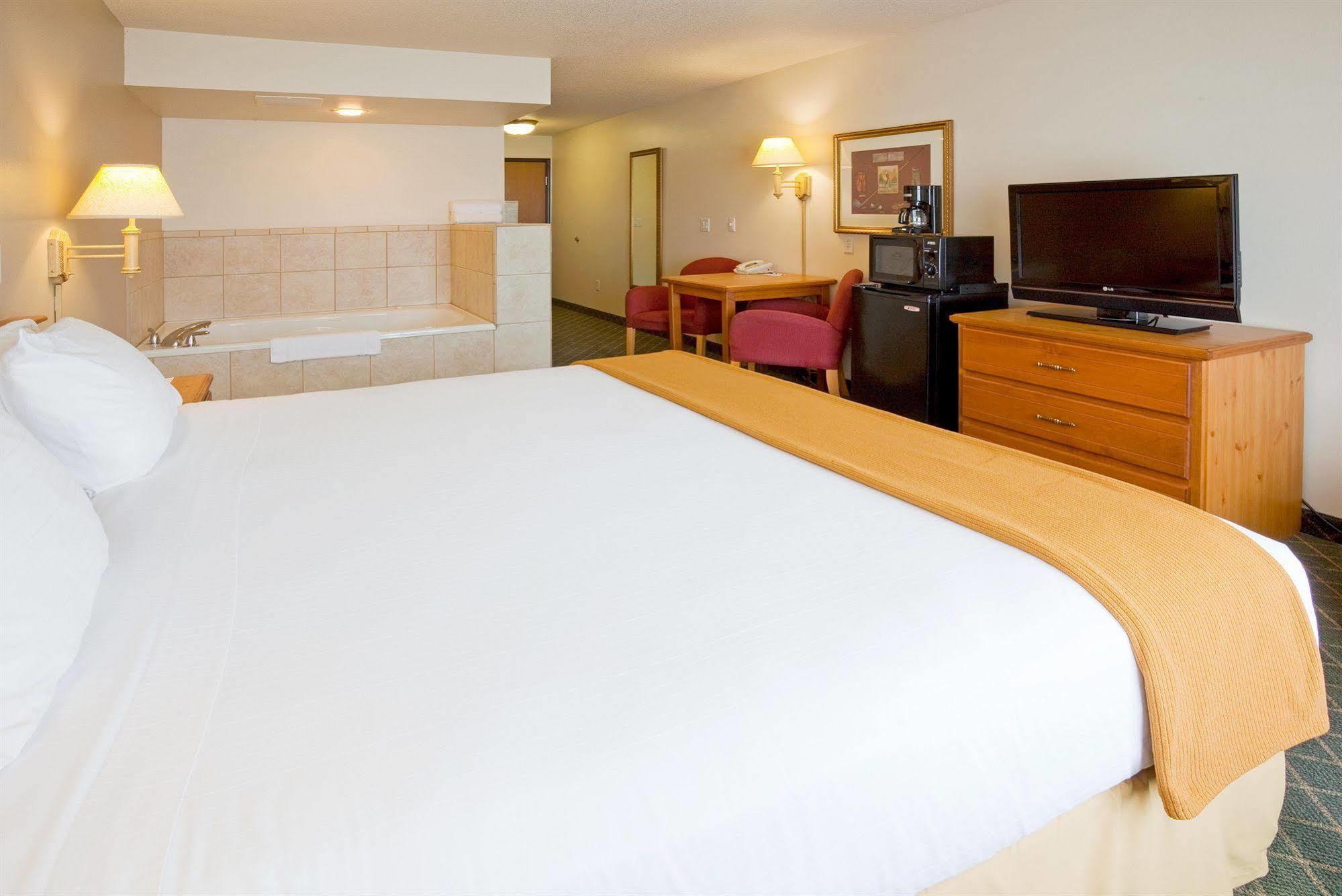 Holiday Inn Express & Suites Yankton By Ihg Номер фото