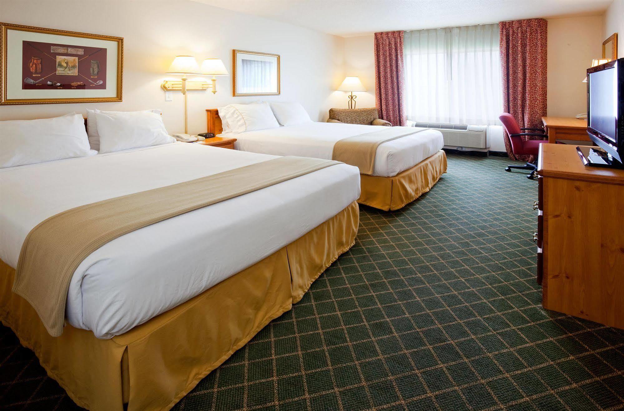 Holiday Inn Express & Suites Yankton By Ihg Номер фото