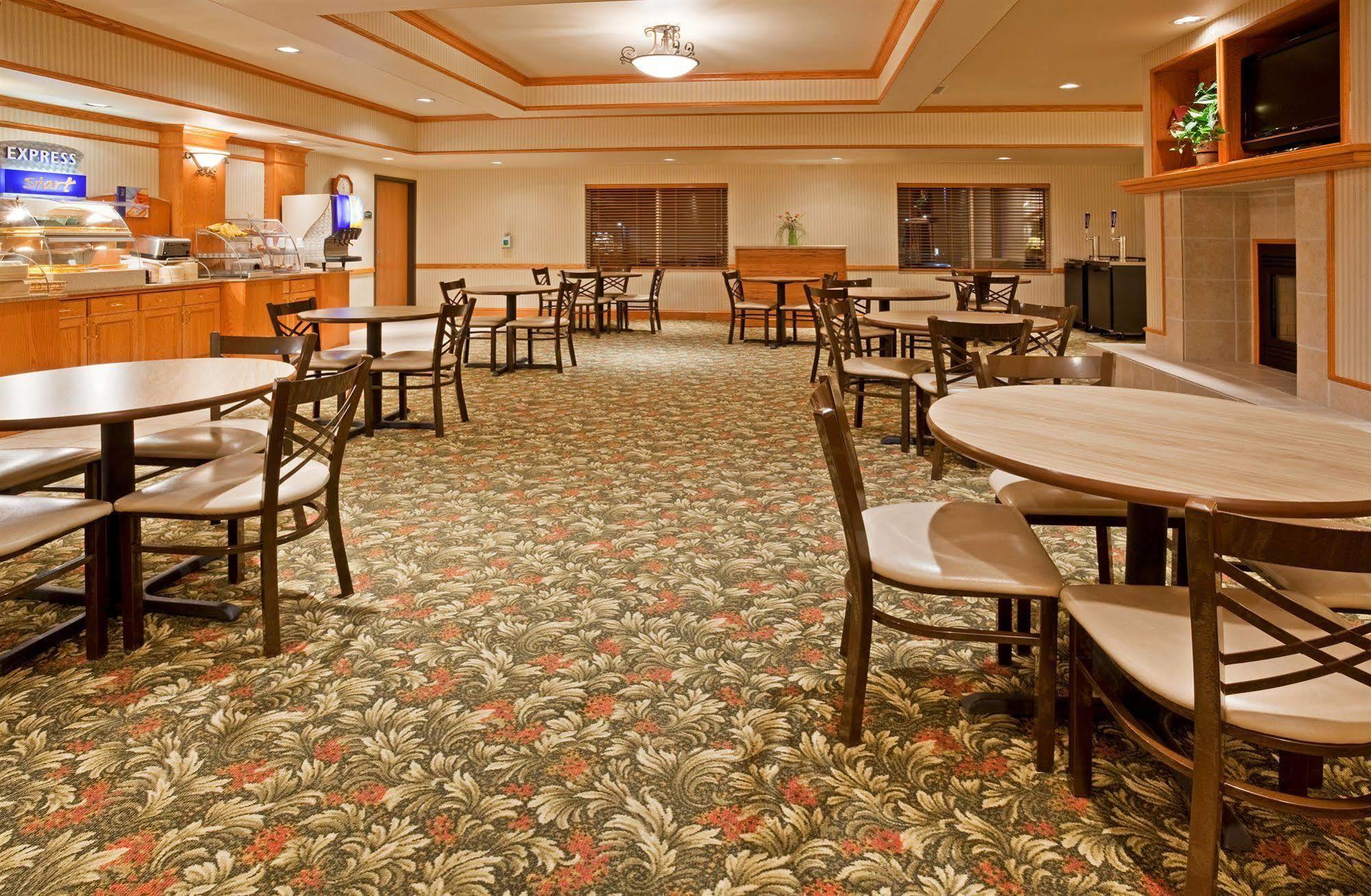 Holiday Inn Express & Suites Yankton By Ihg Экстерьер фото