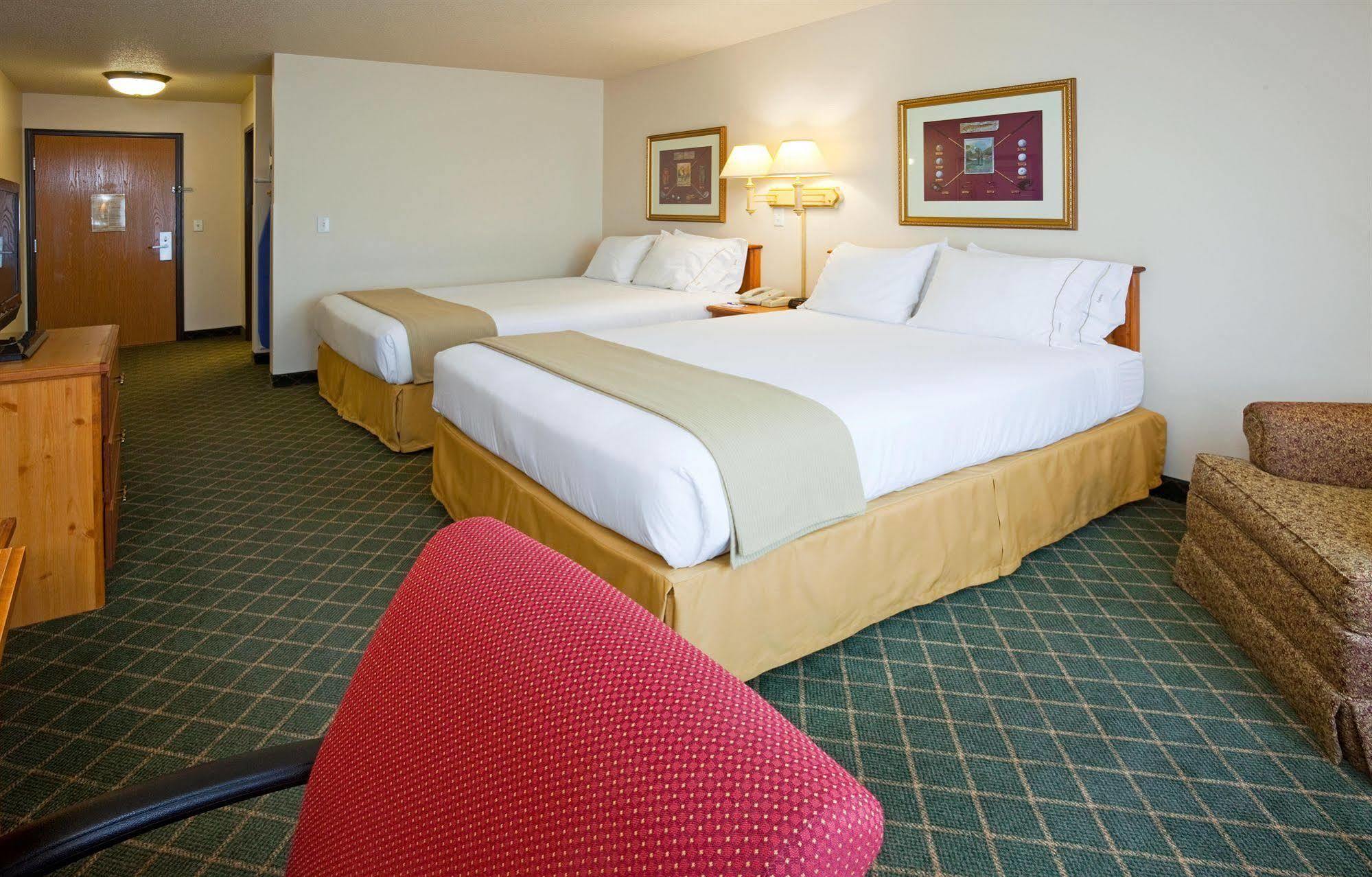 Holiday Inn Express & Suites Yankton By Ihg Номер фото